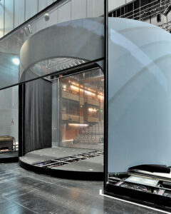 La galette centrale, son mur cintré et ses extensions latérales