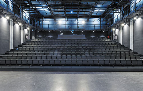 La salle Nova en configuration frontale