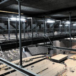 Scène en construction, passerelle transversale (GSA)