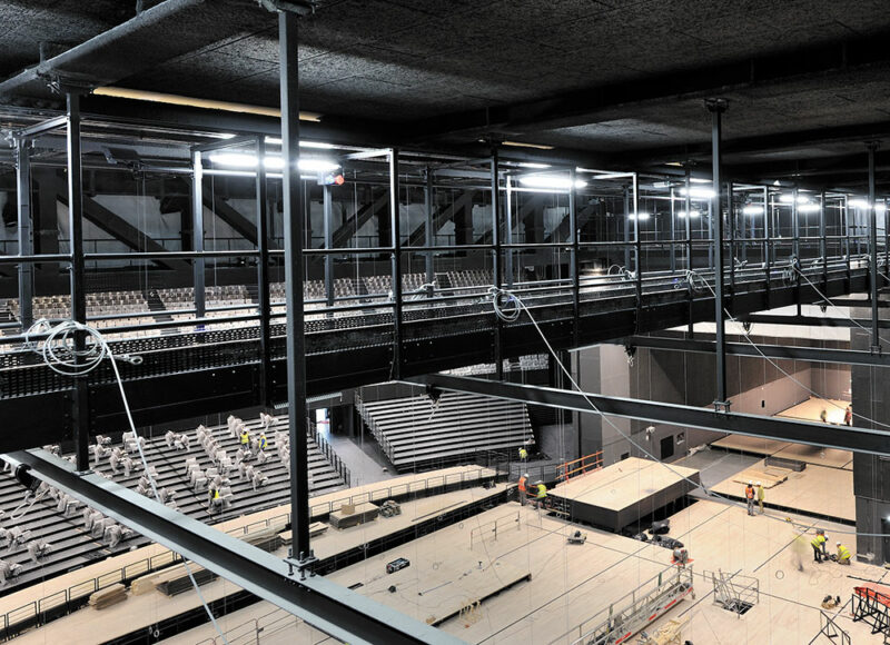 Scène en construction, passerelle transversale (GSA)