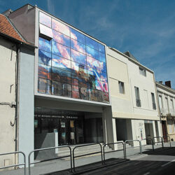 Façade de l'ancien cinéma, entrée principale - Photo © Lionel Gibaudan