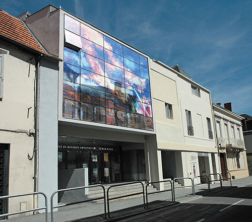 Façade de l'ancien cinéma, entrée principale - Photo © Lionel Gibaudan