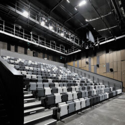 Tribune télescopique mobile