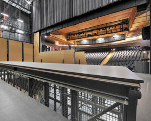 Élévateur de scène, palier intermédiaire à 1,20 m