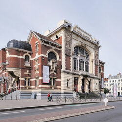 Vue de la façade du Théâtre Sébastopol