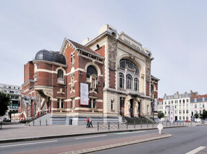 Vue de la façade du Théâtre Sébastopol