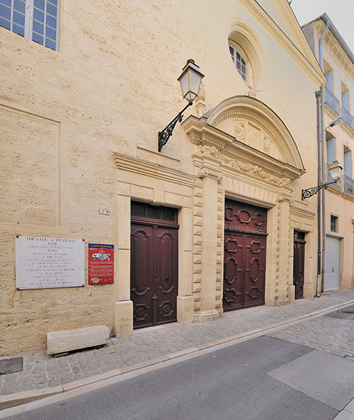 Façade historique du théâtre, entrée du public