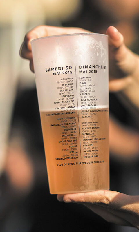 Pour une réduction des déchets, le programme est imprimé sur les verres consignés - Photo © Pascal Montary