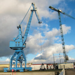 Grues sur le site du bâtiment De Expeditie (vue arrière)
