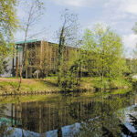 Vue générale sur les bords de l'Yerres et en face du parc Caillebotte - Photo © DMT Architectes