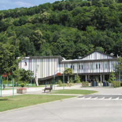 Vue de l'espace Aragon depuis le parking