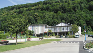 Vue de l'espace Aragon depuis le parking