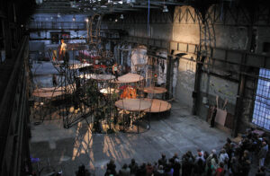 La compagnie Pipototal en représentation dans la grande salle de l'Atelier 231 - Photo © Atelier 231