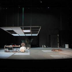 Le Goût du faux et autres chansons (début du spectacle), mise en scène Jeanne Candel - Photo © Myriam Tirler