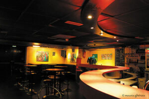 L’Ubu, vue du bar - Photo © Mounia Ghéraia