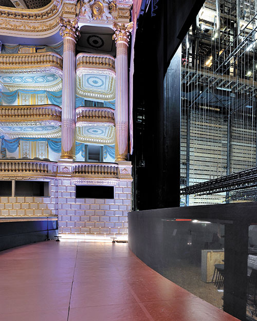 Continuité au niveau du cadre de scène