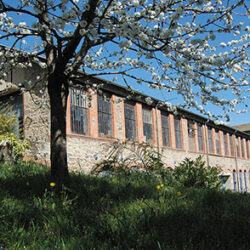 Vue extérieure des locaux de Quelques p'Arts - Photo © Quelques p'Arts