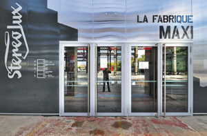 Sous la nef Dubigeon, entrée du public côté hall principal