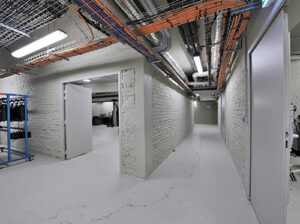Locaux de stockage en-dessous de la salle (grande salle niveau - 1)