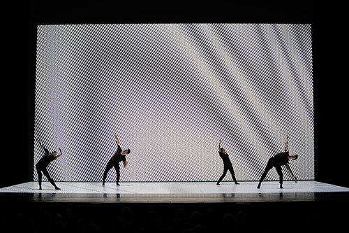 Peripheral Stream (création mondiale, commande du L.A. Dance Project, chorégraphie et concept visuel original Hiroaki Umeda) - Photo © Marie-Noëlle Robert