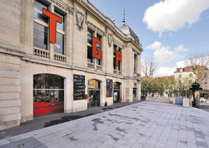 Parvis du Théâtre Gérard Philipe - Ville de Saint-Denis - Photo de Patrice Morel