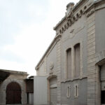 Vue extérieure avec l’entrée du public - Photo de la Scène Nationale de Sète - Florent Joliot