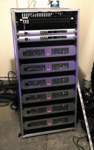 Le rack d’amplis Amadeus dans une des AT