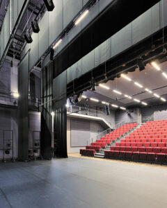 Espace Pierre Vaneck, continuité scène/salle - Photo © Patrice Morel