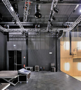 Continuité scène salle (grande salle)
