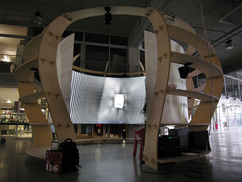 Structure circulaire Naexus, vue de l’extérieur - Photo © Yan Breuleux