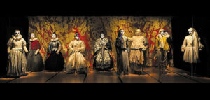 Vitrine des Shakespeare d’Ariane Mnouchkine - Photo © CNCS/Pascal François