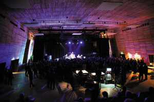 Concert dans la salle - Photo © DR