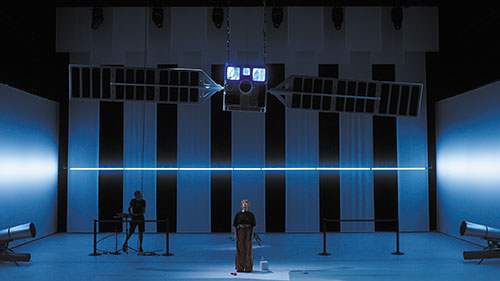 Le satellite Honda Romance et la ligne des Hyperion : comme la baguette du chef d’un orchestre de lumière - Photo © Makoto-c-Ôkubo