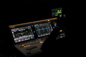 Yamaha DM7 vs DX7 - Photo © Hervé Véronèse