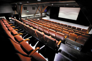 Le Melkweg est aussi doté d'une charmante salle de cinéma - Photo © DR
