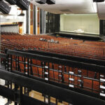 Le plateau de l’Opéra Bastille vu de la salle pendant une répétition - Photo © S. Mathé / Opéra national de Paris