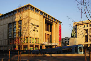 Vue extérieure du Théâtre des Arts - Photo © Colombe Crié