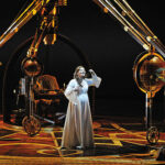 Émilie du Châtelet à l’Opéra de Lyon avec Kaija Saariaho dans le rôle d’Émilie - Photo © J.-P. Maurin