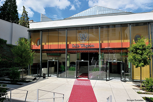 Accès vers le pavillon réalisé par Christian de Portzamparc - Photo © Eurosites
