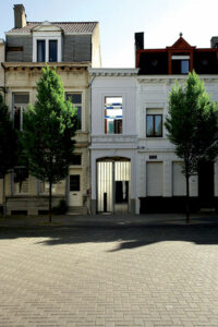 Vue de l’entrée à partir de la rue (Pastorijstraat) - Photo © HD